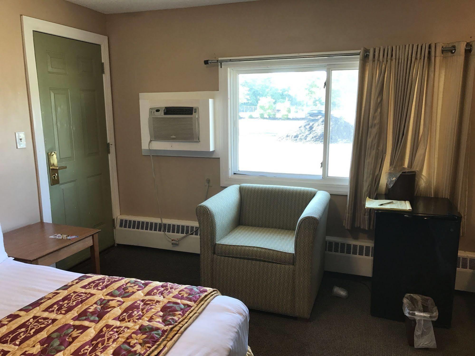 Capri Motel Dartmouth Екстериор снимка